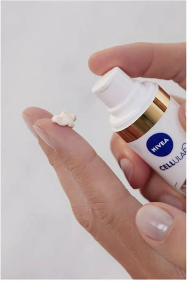 NIVEA Cellular LUMINOUS630 Anti-Spot Dagcrème SPF 50 - 90ml - afbeelding 6 van 6