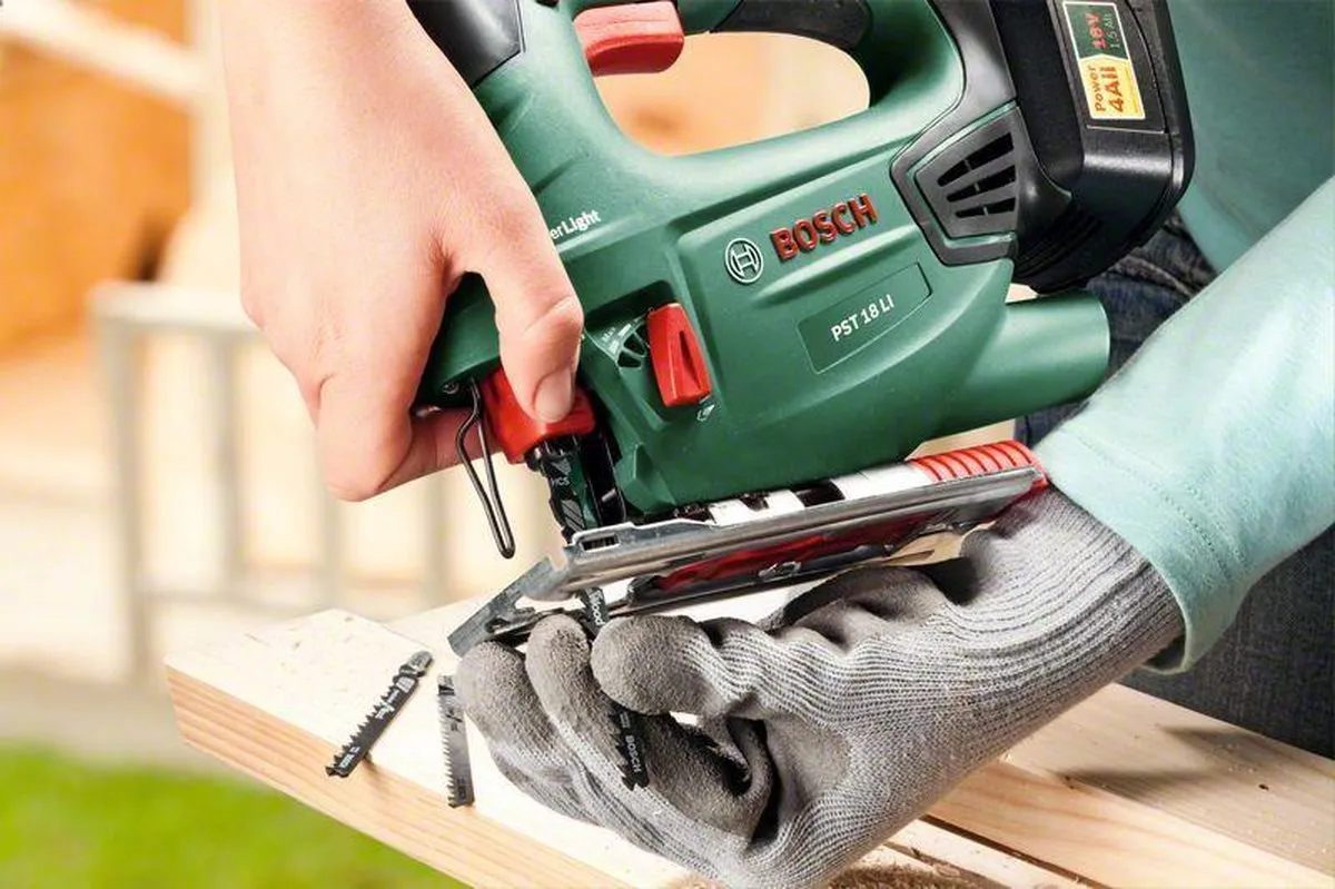 Bosch PST 18 LI Accu Decoupeerzaag - 2400 r/min