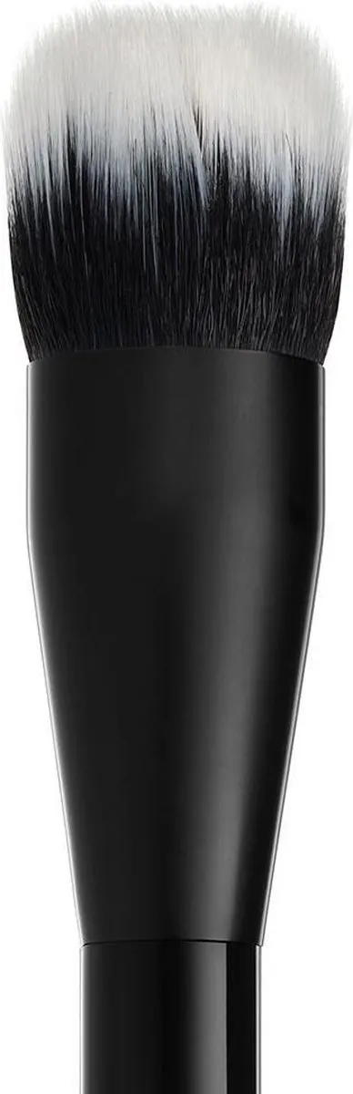 NYX Pro Dual Fiber Foundation Brush