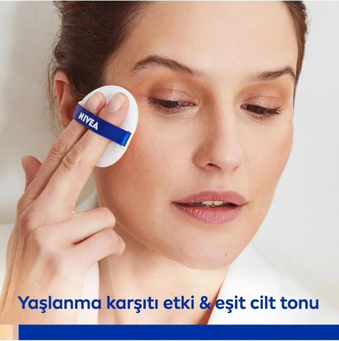 NIVEA Hyaluron Cellular Filler 3in1 Care Cushion Light - 15g