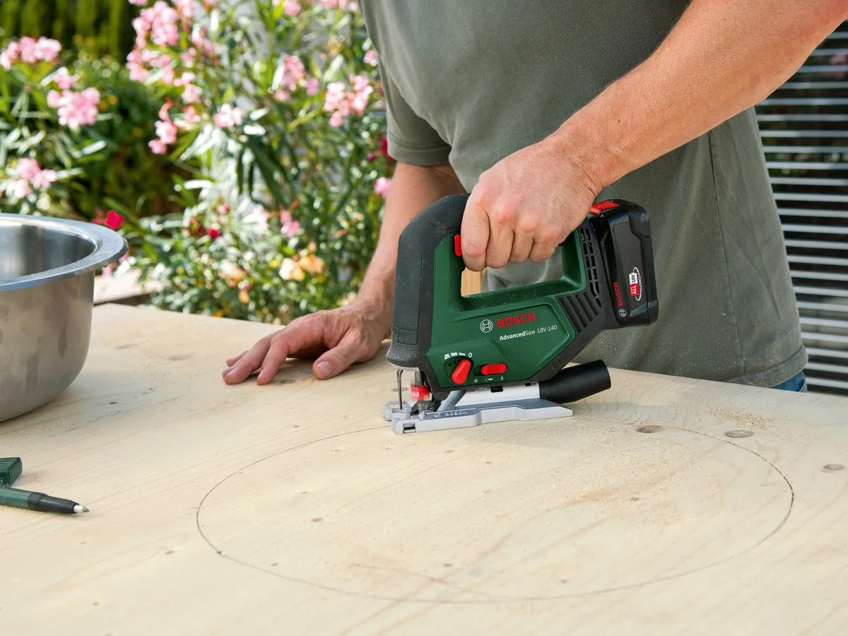 Bosch AdvancedSaw 18V-140 Accudecoupeerzaag - 3 Zaagbladen