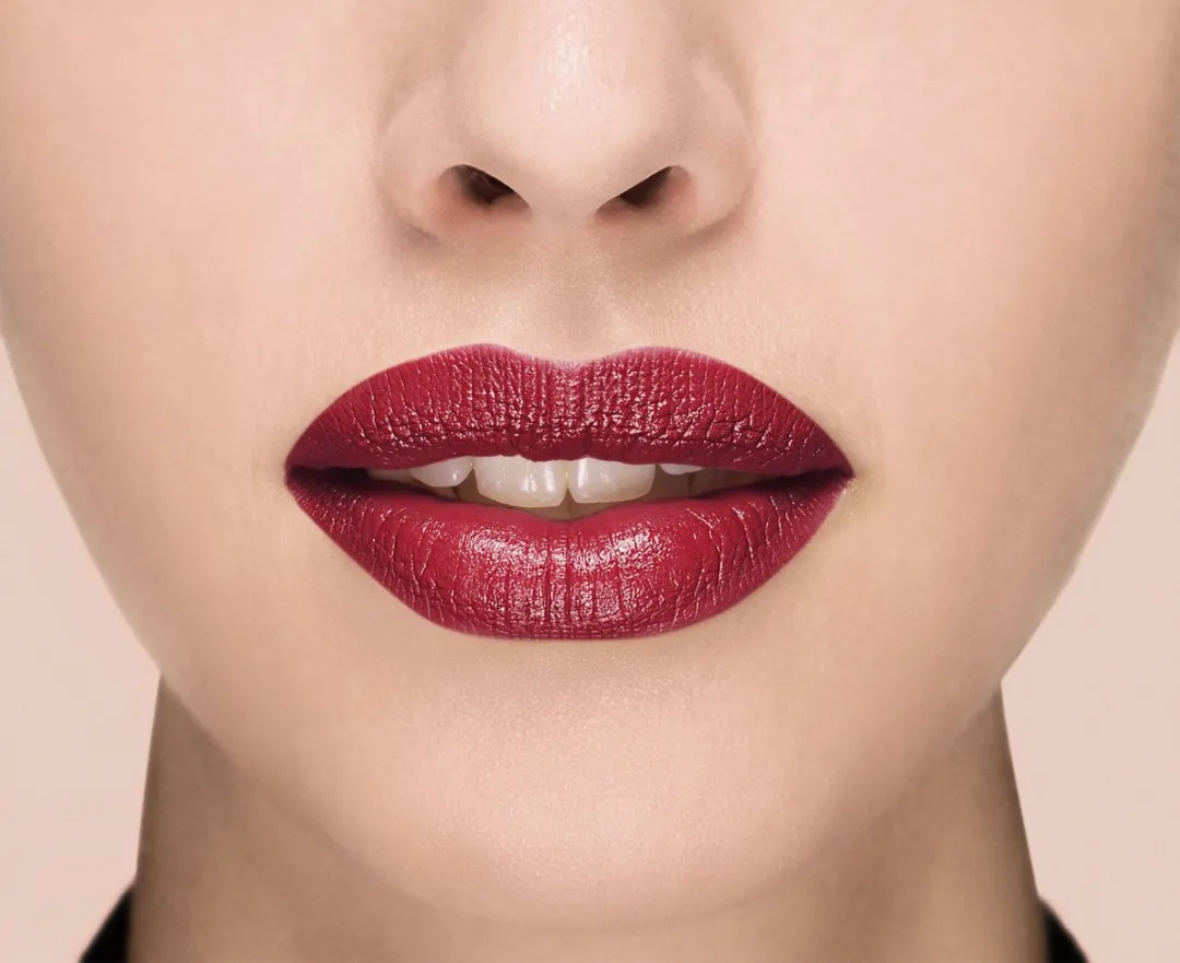L'Oréal Paris X Isabel Marant Lippenstift 02 La Butte Marshall - Rood