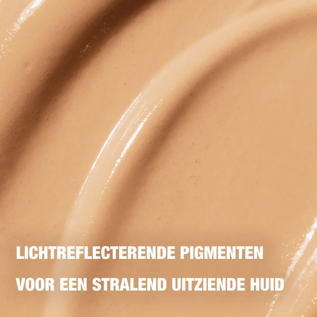 Maybelline New York Dream Radiant Liquid Foundation 21 Nude Beige - 30ml