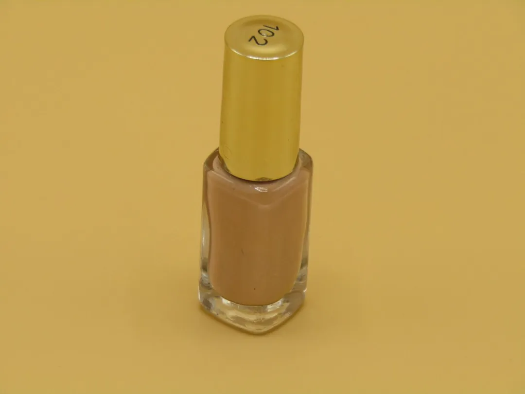 L'Oréal Paris Color Riche Nagellak 102 Macaron Noisette - 5ml