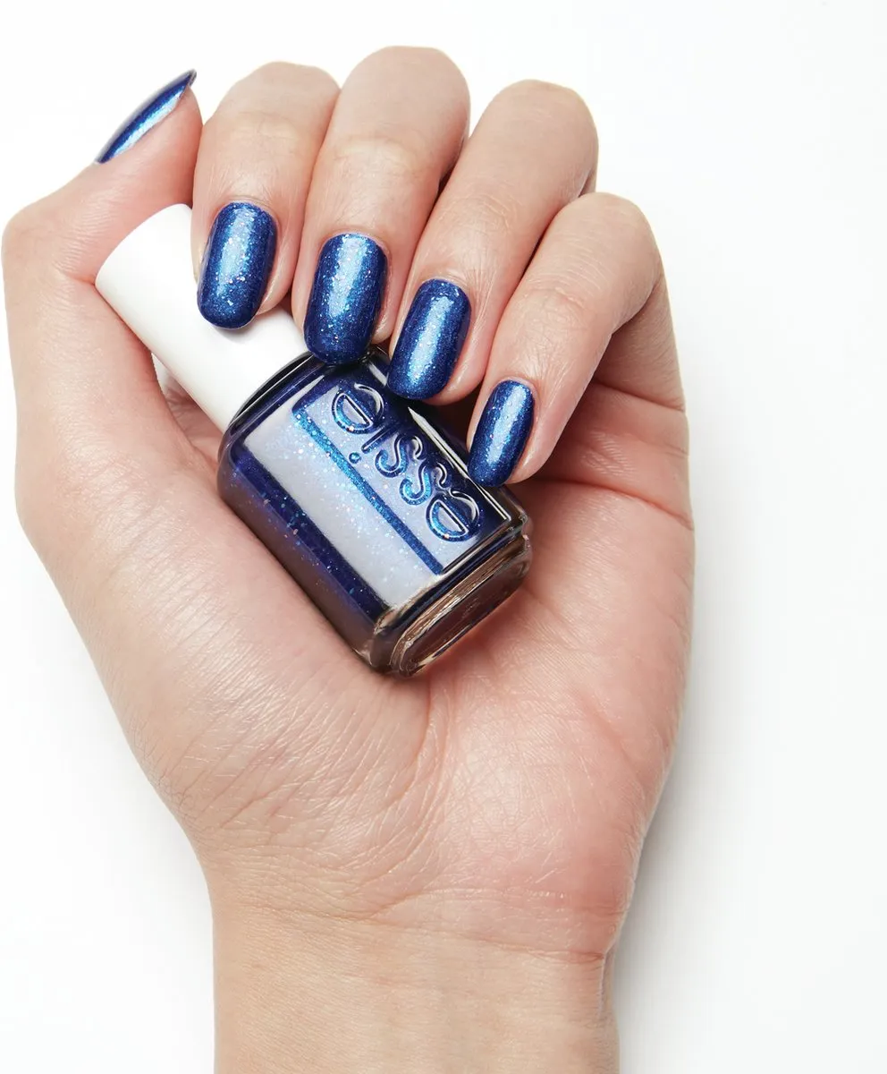 Essie Nagellak 670 Tied and Blue