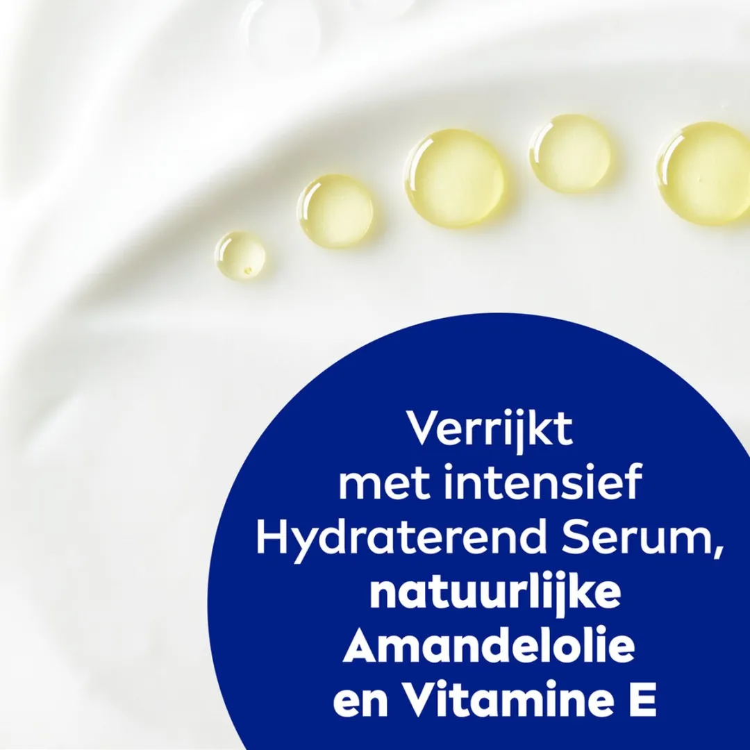 NIVEA Body Milk Verzorgend 250ml - Hyaluron & Amandelolie