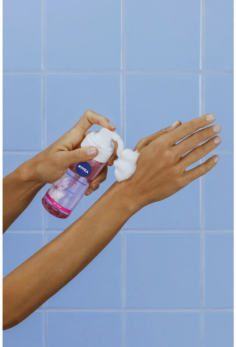 NIVEA Essentials Verzachtend Reinigingsmousse 300ml - 2 Stuks