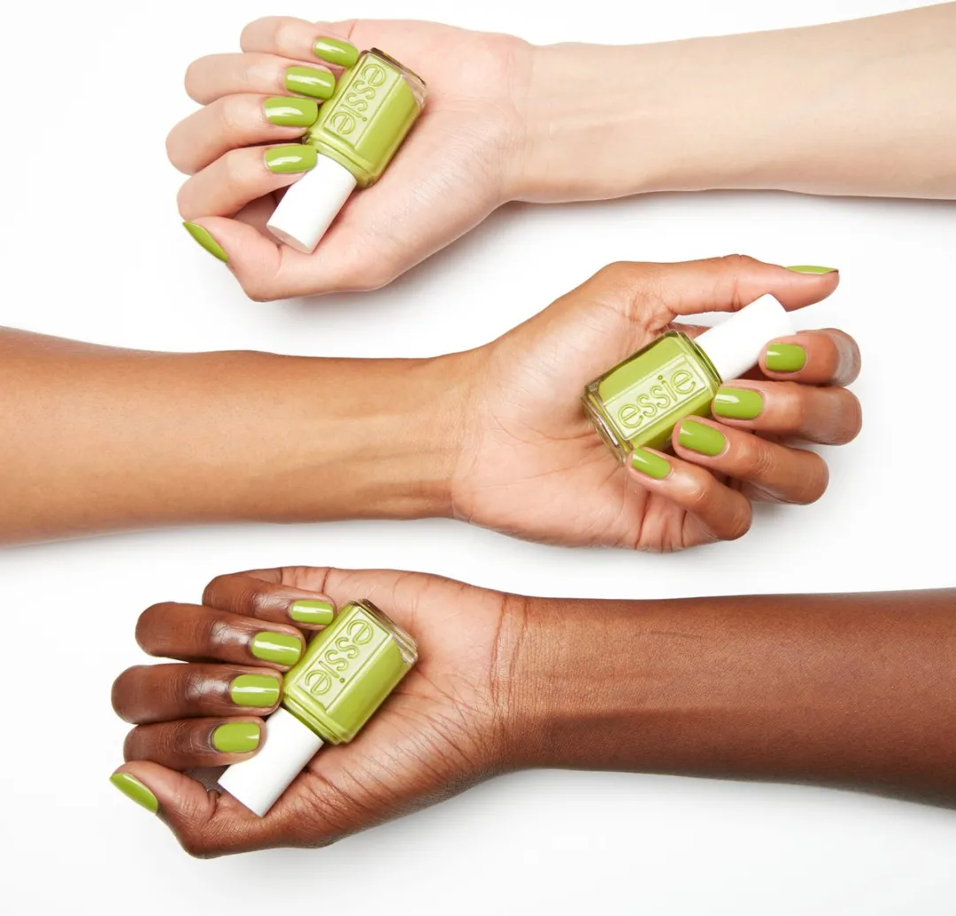 essie Midsummer 2020 724 Come On Clover Nagellak - Groen 13,5ml