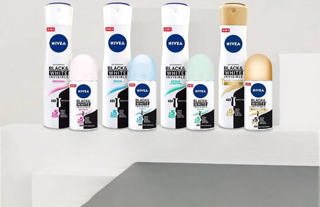 NIVEA Black & White Invisible Deodorant Roller 50ml