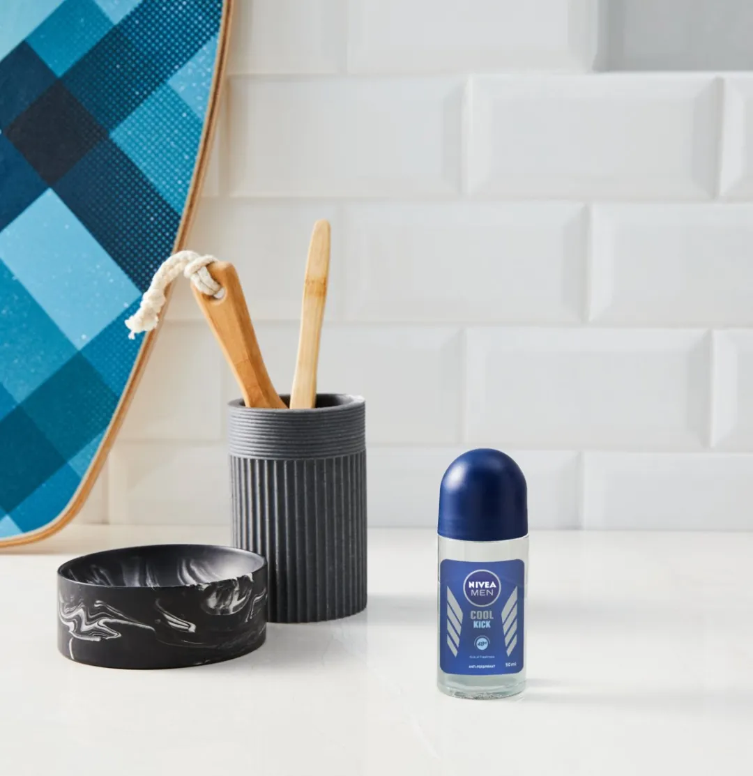 NIVEA MEN Cool Kick Anti-Transpirant Deo Roller 300ml - 6 Stuks