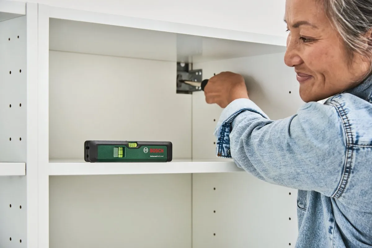 Bosch UniversalWallLevel Laserwaterpas - 2x AAA - Rood/ Groen/ Zwart