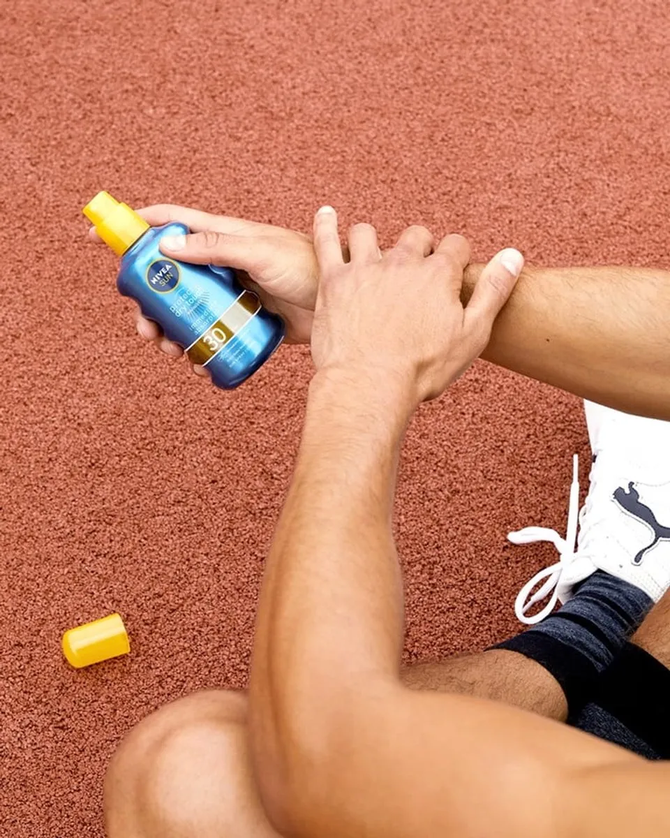 NIVEA SUN UV Dry Protect Sport Zonnebrandspray SPF 30 - 3x200ml