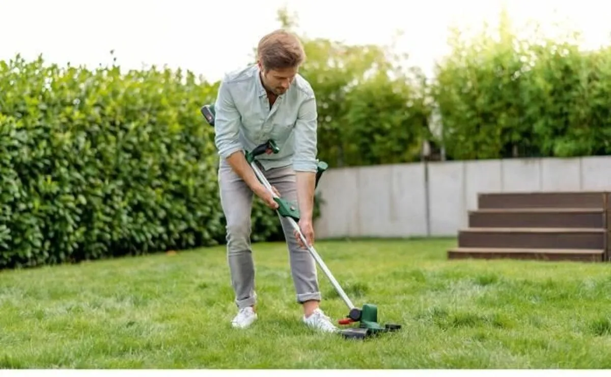 Bosch UniversalGrassCut 18-260 Accutrimmer - 260mm