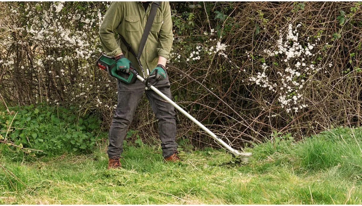Bosch AdvancedBrushCut 36V-23-750 Accubosmaaier 330mm