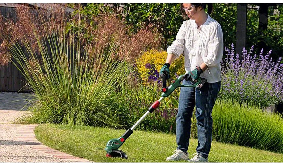 Bosch UniversalGrassCut 18V-26-500 Grastrimmer - 1x 18V 2.0Ah Accu
