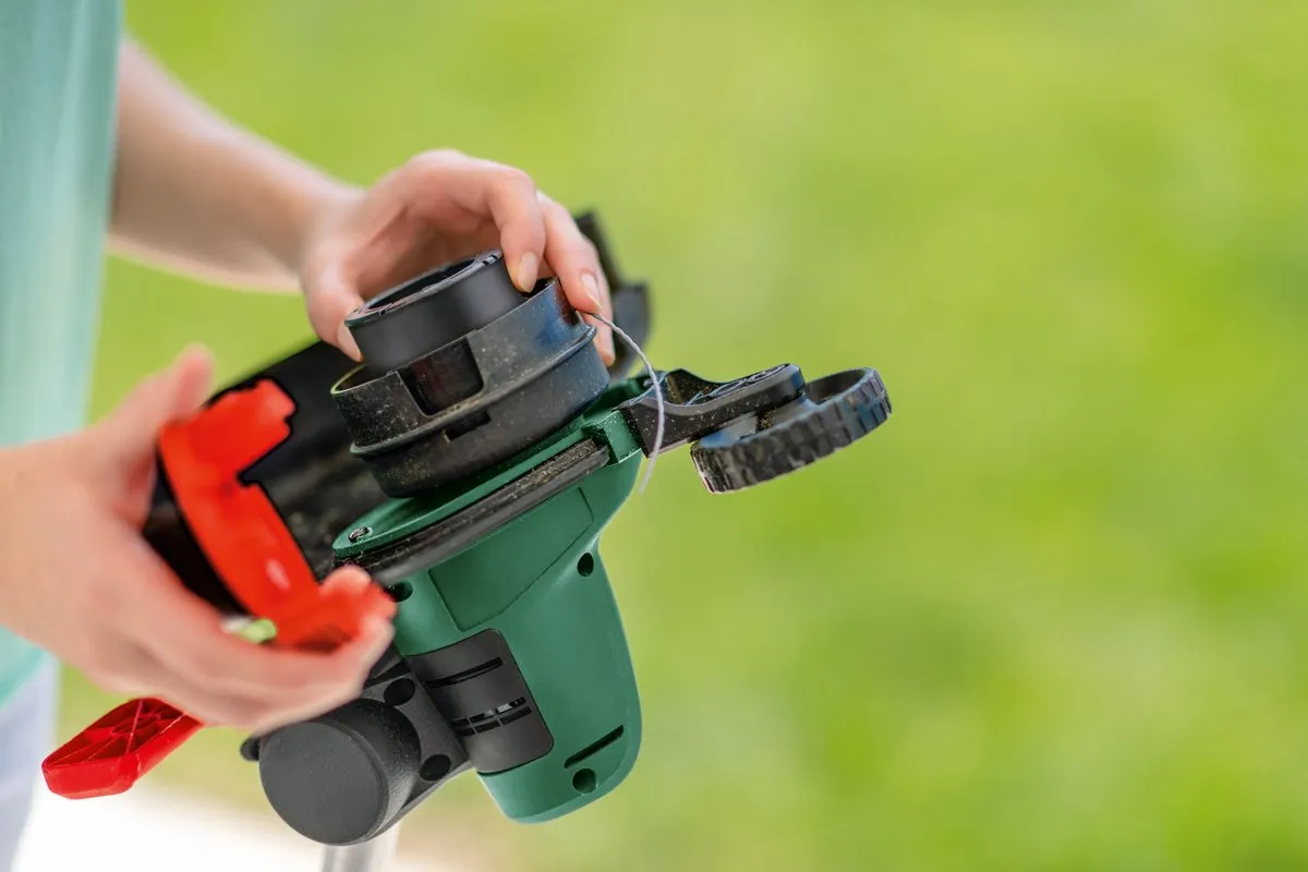 Bosch UniversalGrassCut 18V-260 Grastrimmer - 2x 2.0Ah Accu
