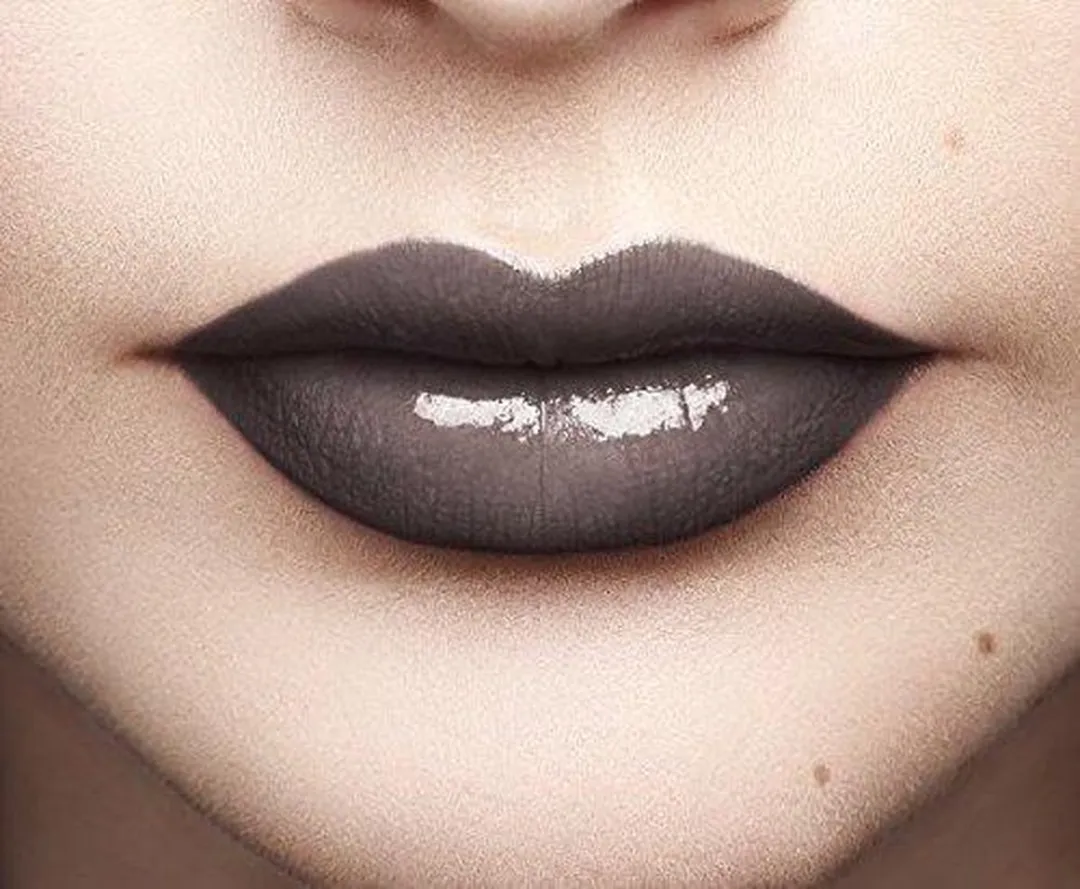 L'Oréal Paris Infaillible Lip Paint 108 Smokey Grey - 5ml - afbeelding 6 van 6