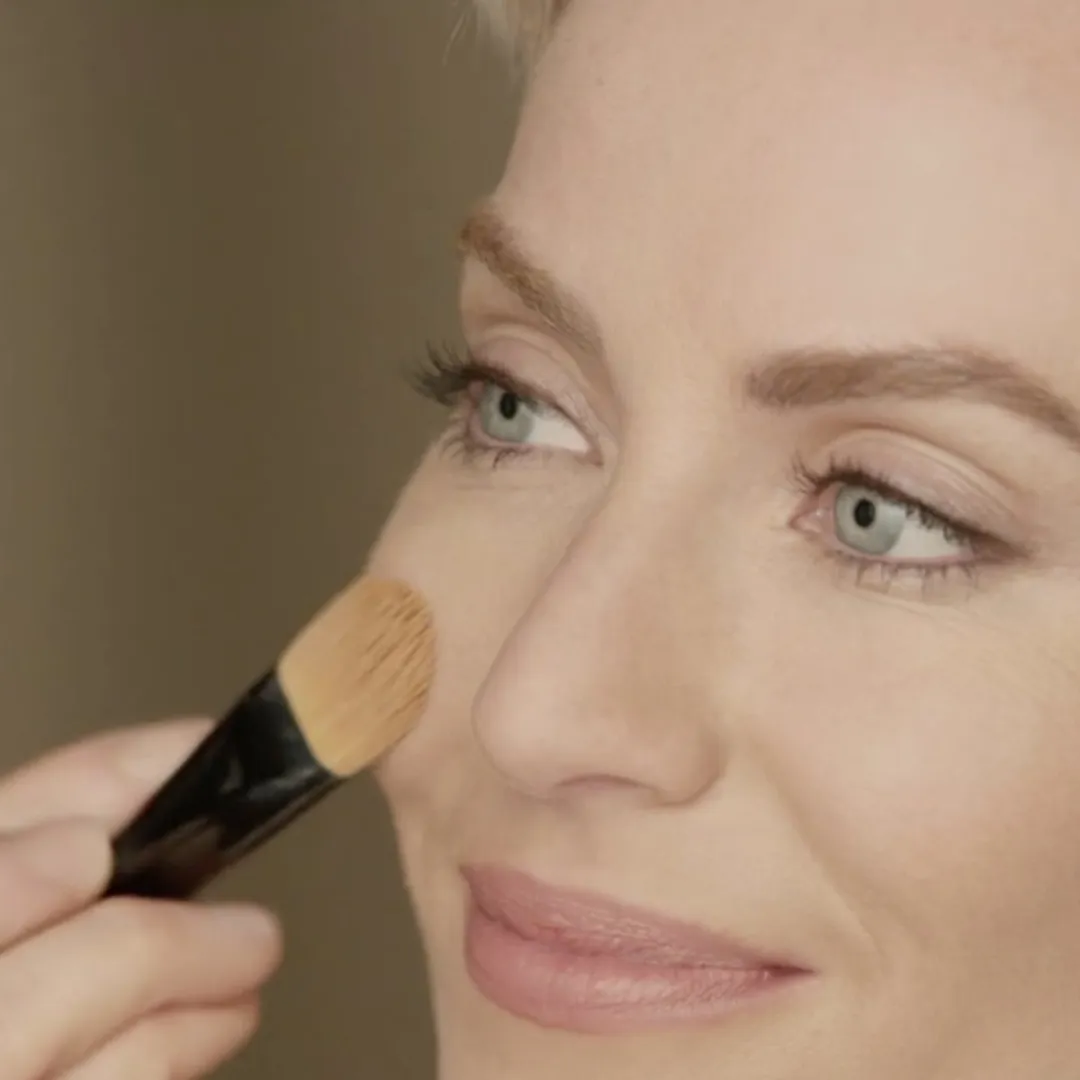 Max Factor Radiant Lift Foundation 075 Golden Hour - 30ml