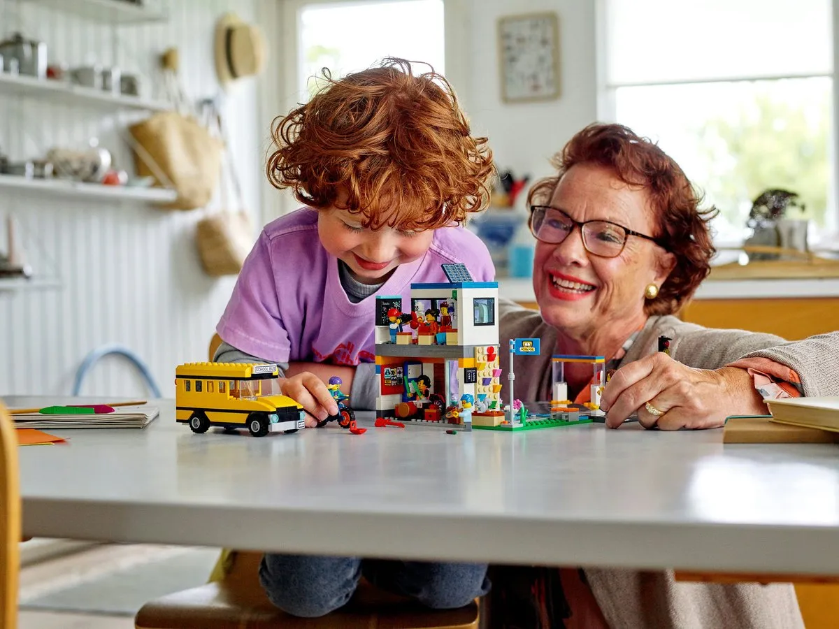 LEGO City Schooldag 60329 - 433 Stukken - 7 Minifiguren