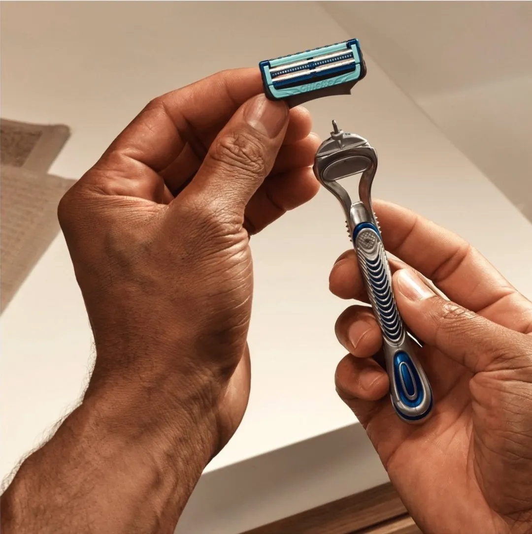 Gillette Skinguard 1 Manche - 6 Scheermesjes - Zwart