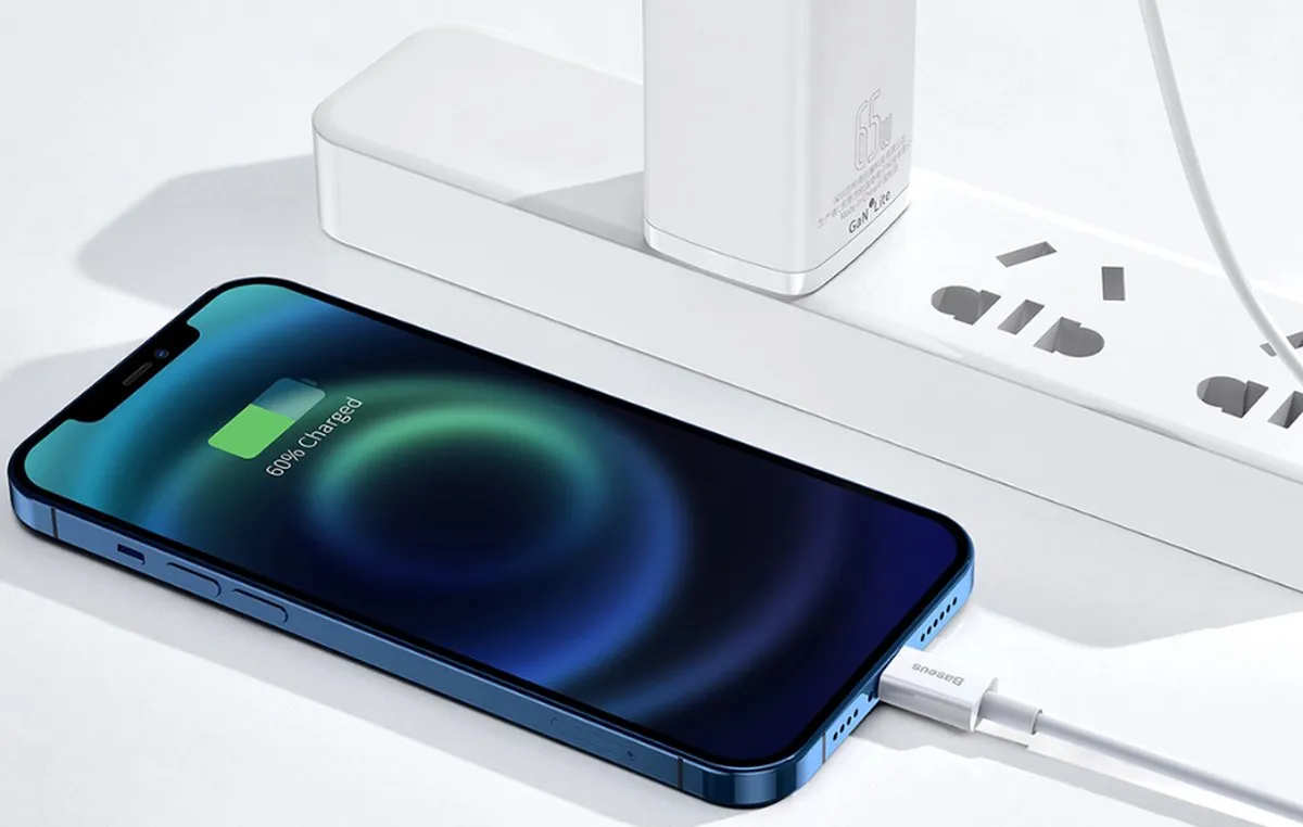 Baseus CALYS-02 USB naar Lightning Kabel 2,4A - Wit
