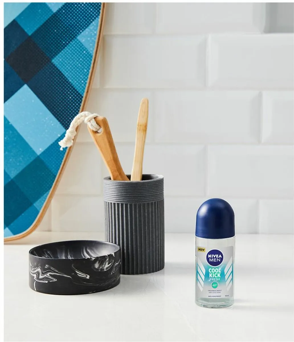 NIVEA MEN Fresh Kick Anti-Transpirant Deo Roller 300ml - afbeelding 6 van 6
