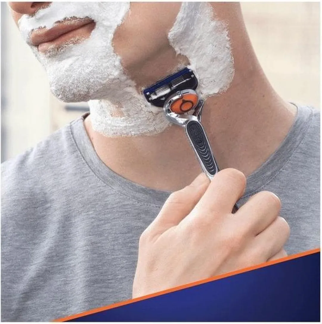 Gillette Fusion Proglide Scheersysteem - 10 Mesjes - Grijs/Zwart - afbeelding 6 van 6