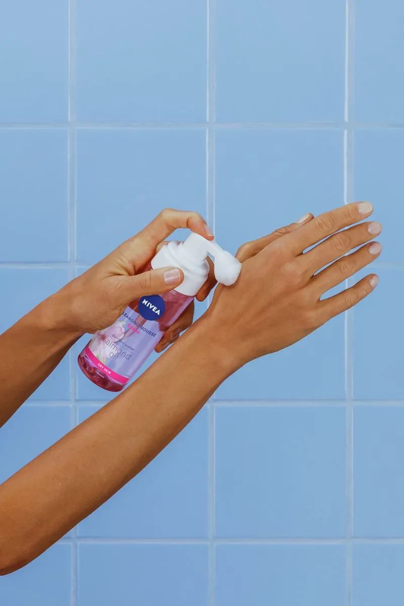 NIVEA Essentials Verzachtende Reinigingsmousse 150ml