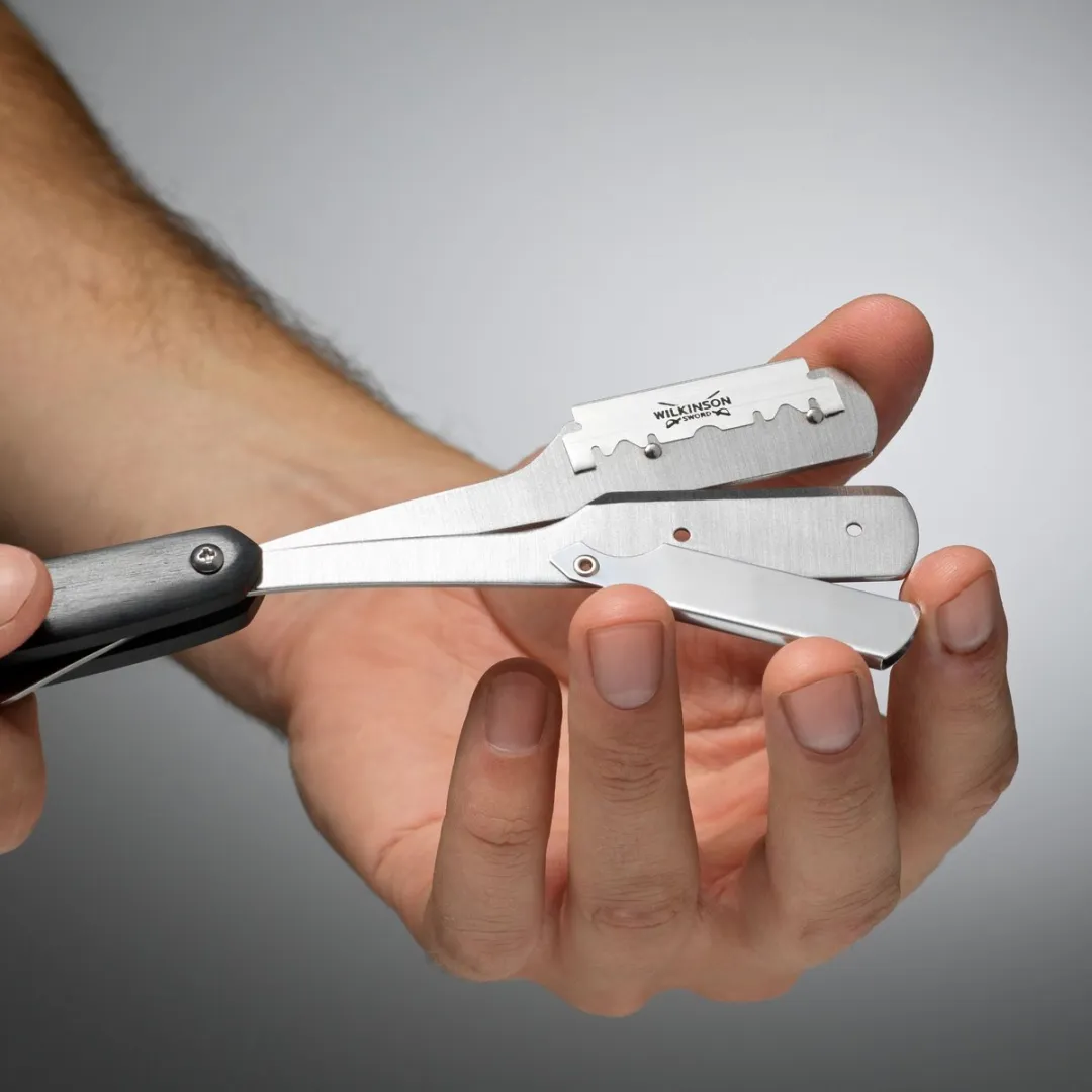 Wilkinson Sword Cut Throat Scheermes - Zwart + 5 Navulmesjes