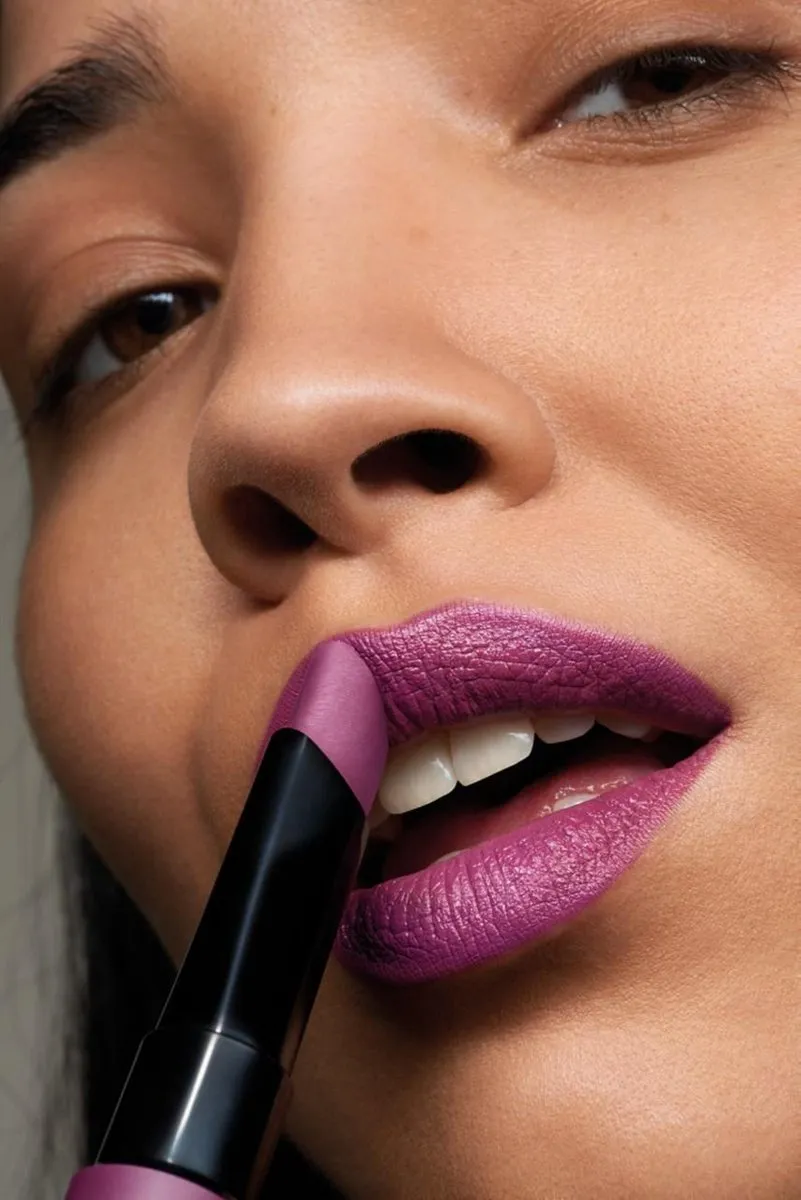 Rimmel London Lasting Finish Extreme 825 Lipstick - 210 Mauve Maxx