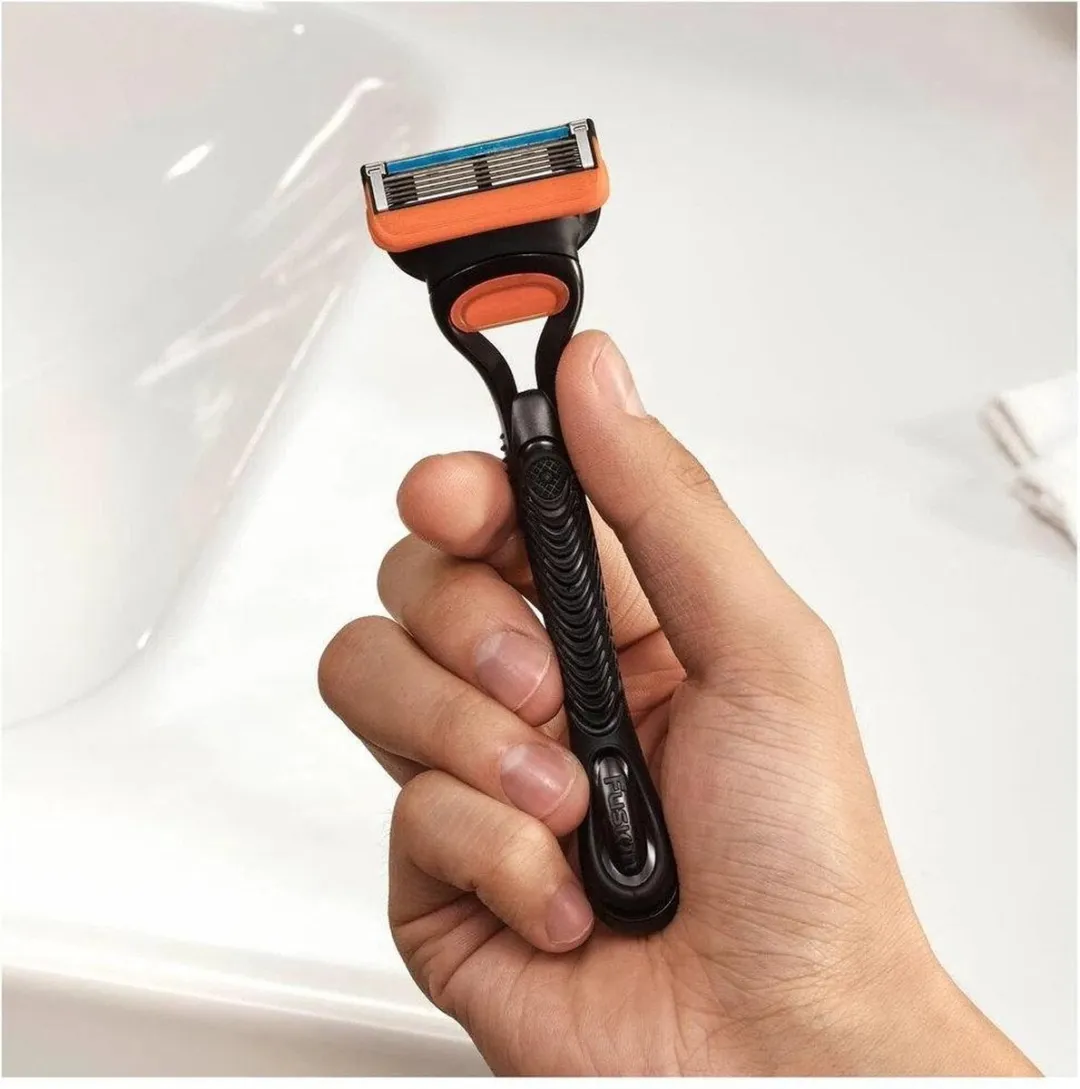 Gillette Fusion Scheersysteem - 10 Mesjes - Oranje/Zwart
