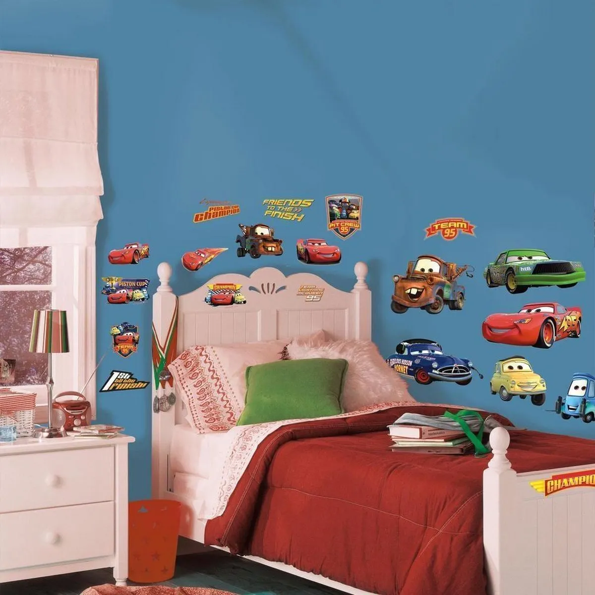 Disney Cars Piston Cup Champs Muurstickers - 19 Stuks Ø10cm - afbeelding 2 van 6