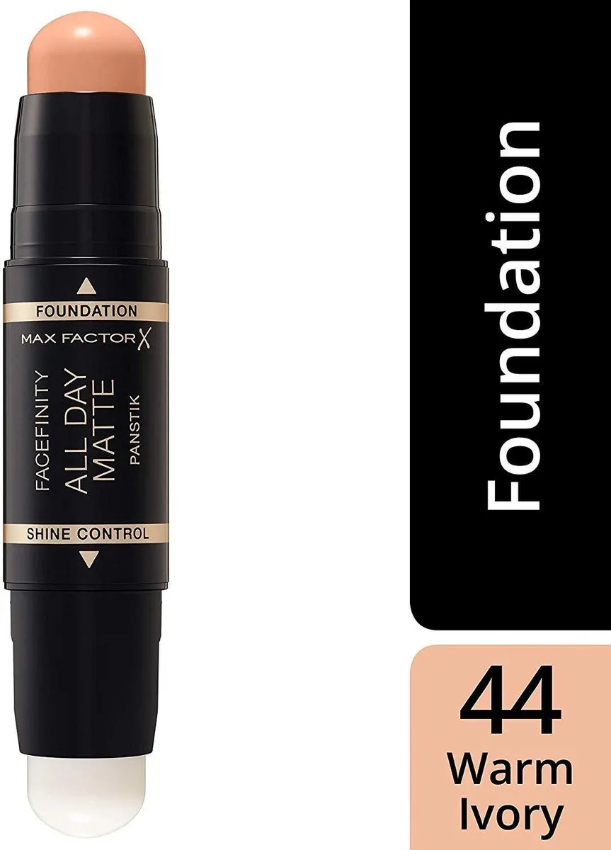 Max Factor Facefinity Matte Panstik Foundation Stick 44 Warm Ivory - 3ml