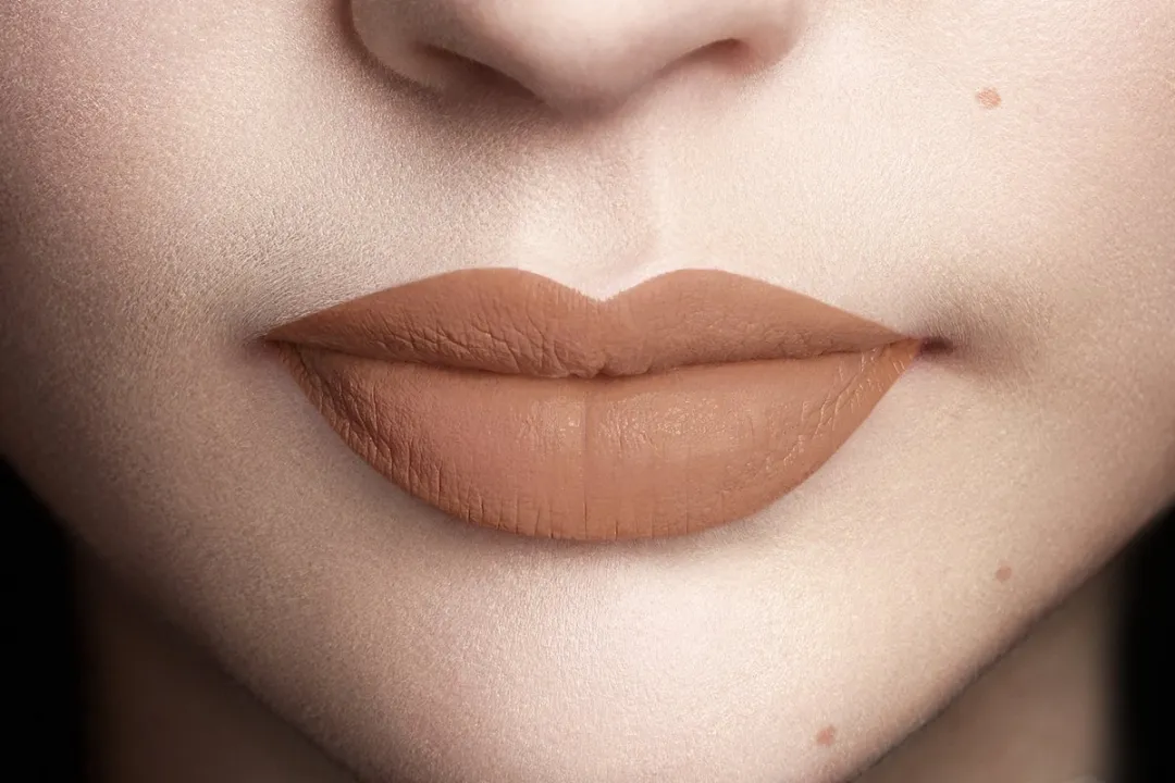 L'Oréal Paris Les Chocolate Ultra Matte Lipstift 844 - Bruin - afbeelding 6 van 6