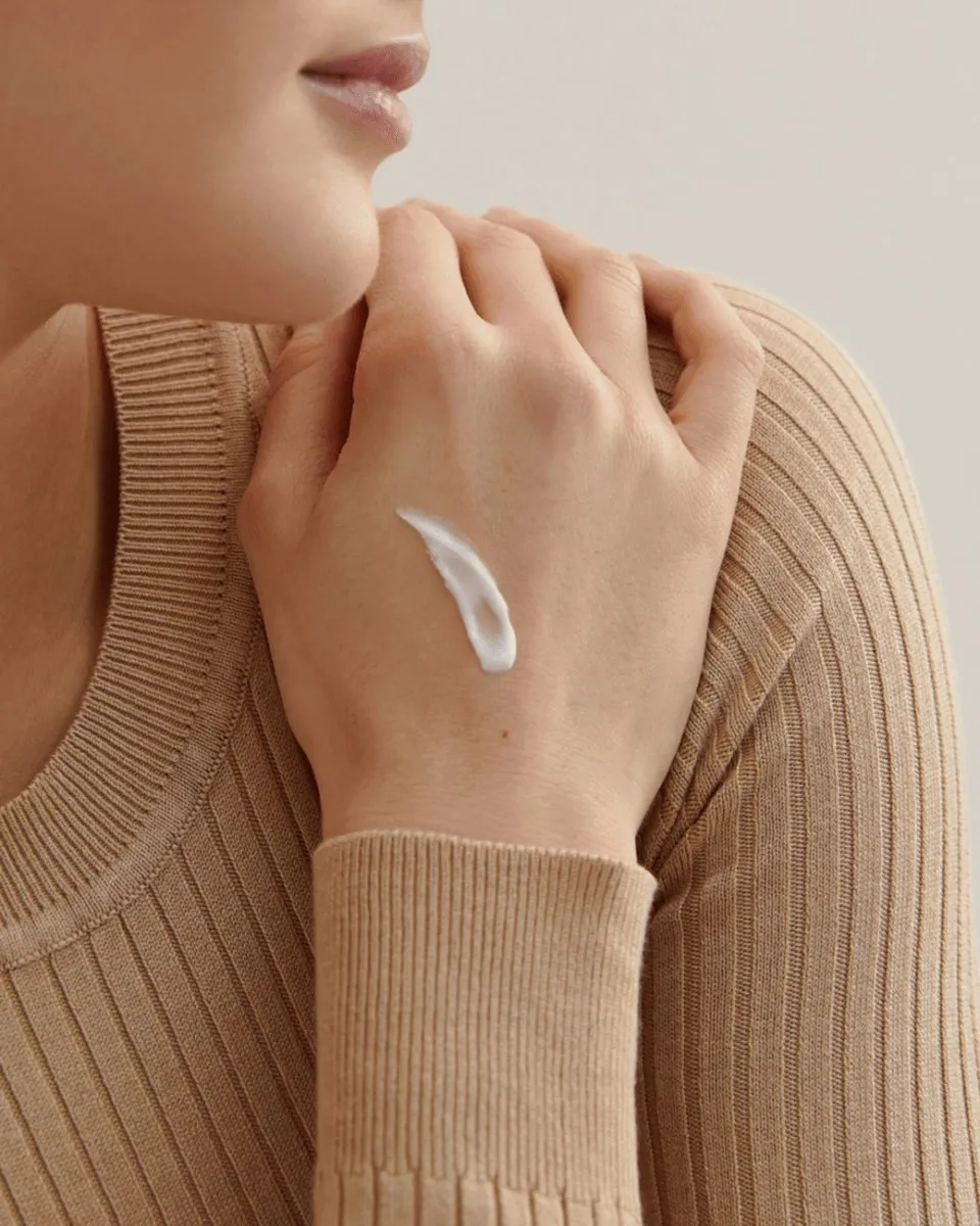 NIVEA Luminous Anti-Darkspot Handcrème 50ml - afbeelding 4 van 4