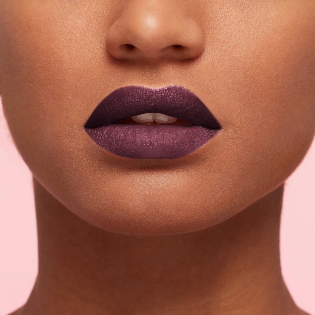 L'Oréal Paris Les Macarons Lipstick 830 Blackcurrant Crush - 6,7 ml - afbeelding 6 van 6