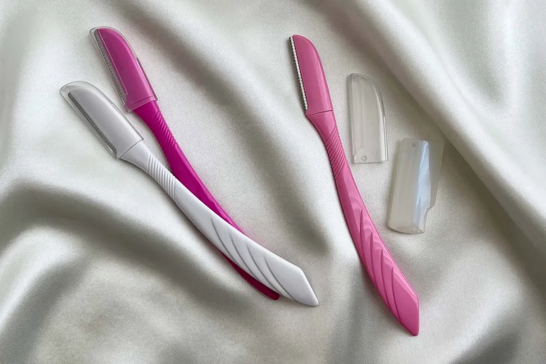 Wilkinson Sword Beauty Perfect Finish Oogbrauwschaartje - 3 Mesjes - Wit/Rose