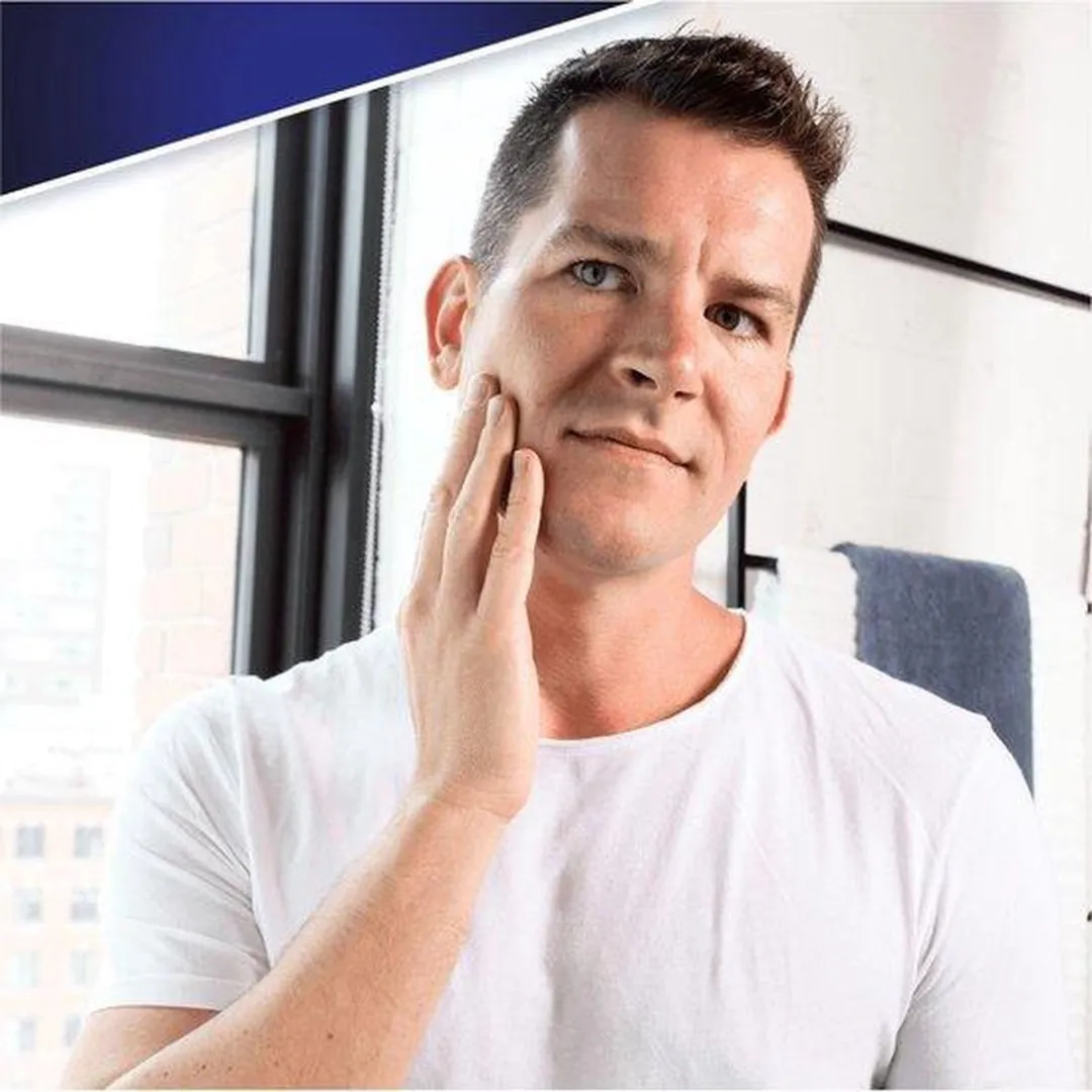 Gillette Skinguard Sensitive Scheersysteem - 2 Bladen - Oranje/Zilver
