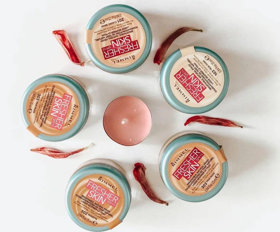 Rimmel London Fresher Skin Foundation 102 Light Nude - 25ml
