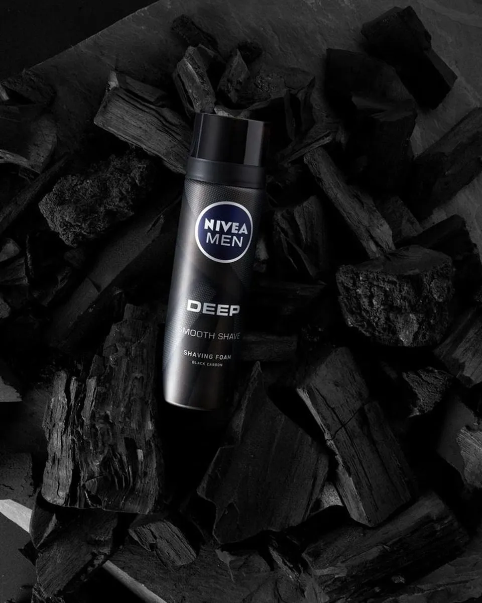 NIVEA Men Deep Black Carbon Deo Spray 150ml