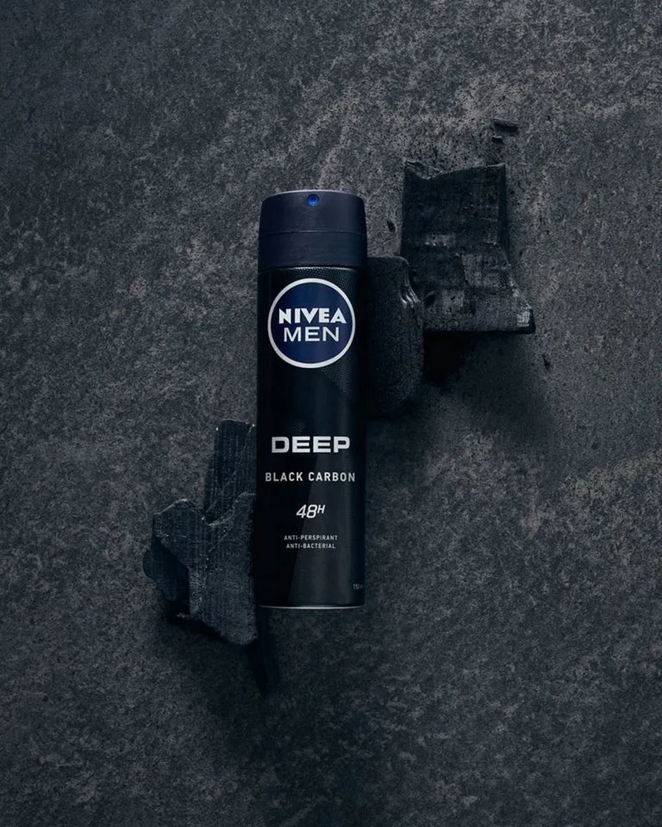 NIVEA Men Deep Black Carbon Deo Spray 150ml