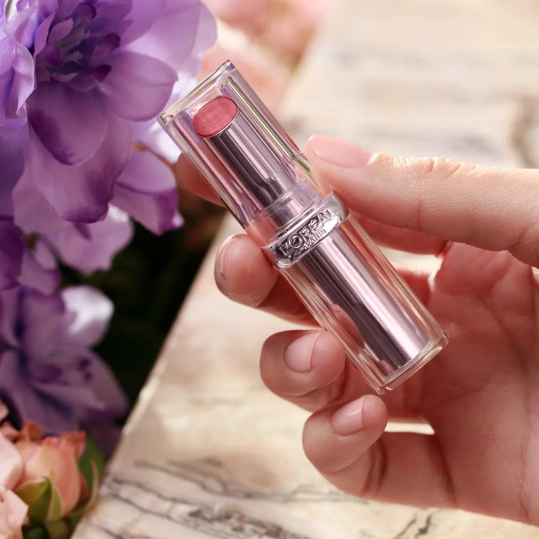 L'Oréal Paris Glow Paradise Balm-In-Lipstick 107 Brown Enchante - 3.8g