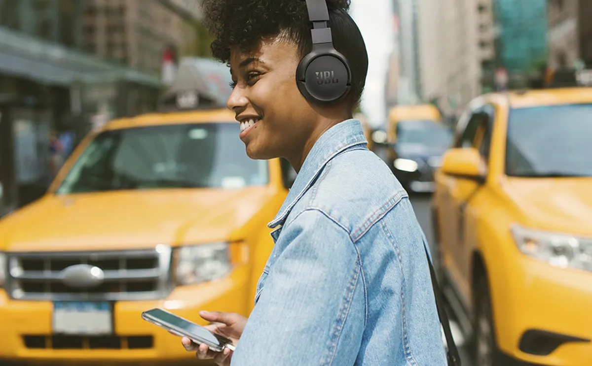 JBL Tune 670NC Noise Cancelling Koptelefoon - 70 uur - Zwart