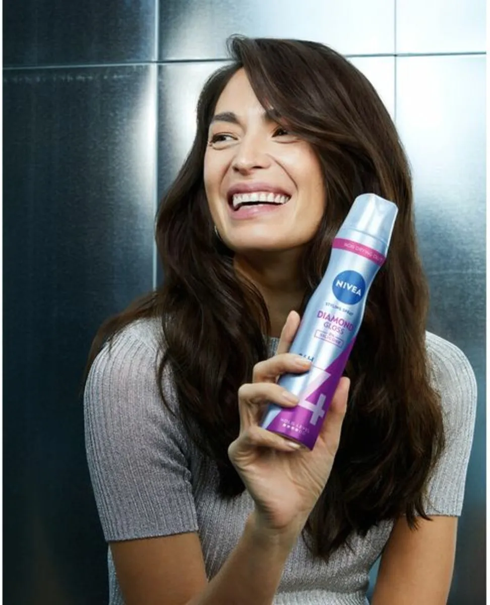 NIVEA Diamond Gloss Care Haarlak - 6x250ml