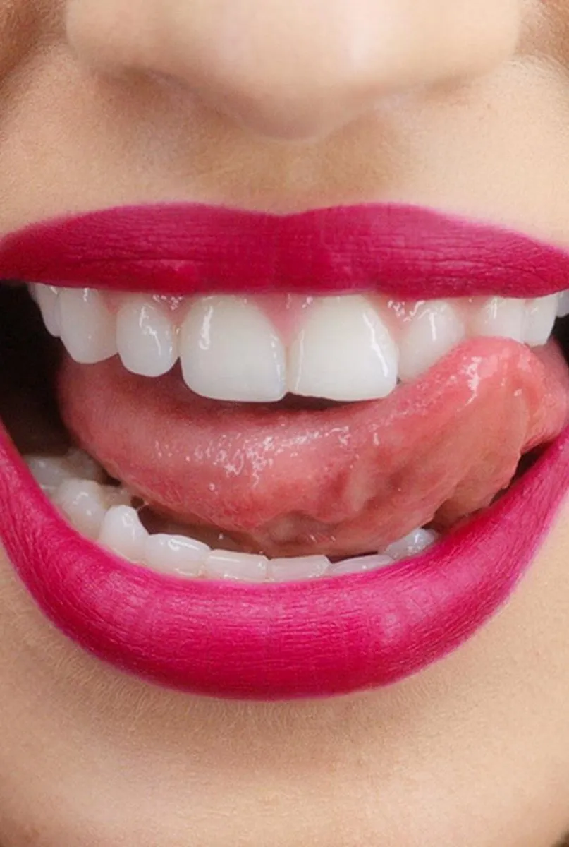 Maybelline Color Sensational Loaded Bolds Matte Lippenstift 882 Fiery Fuchsia - afbeelding 6 van 6