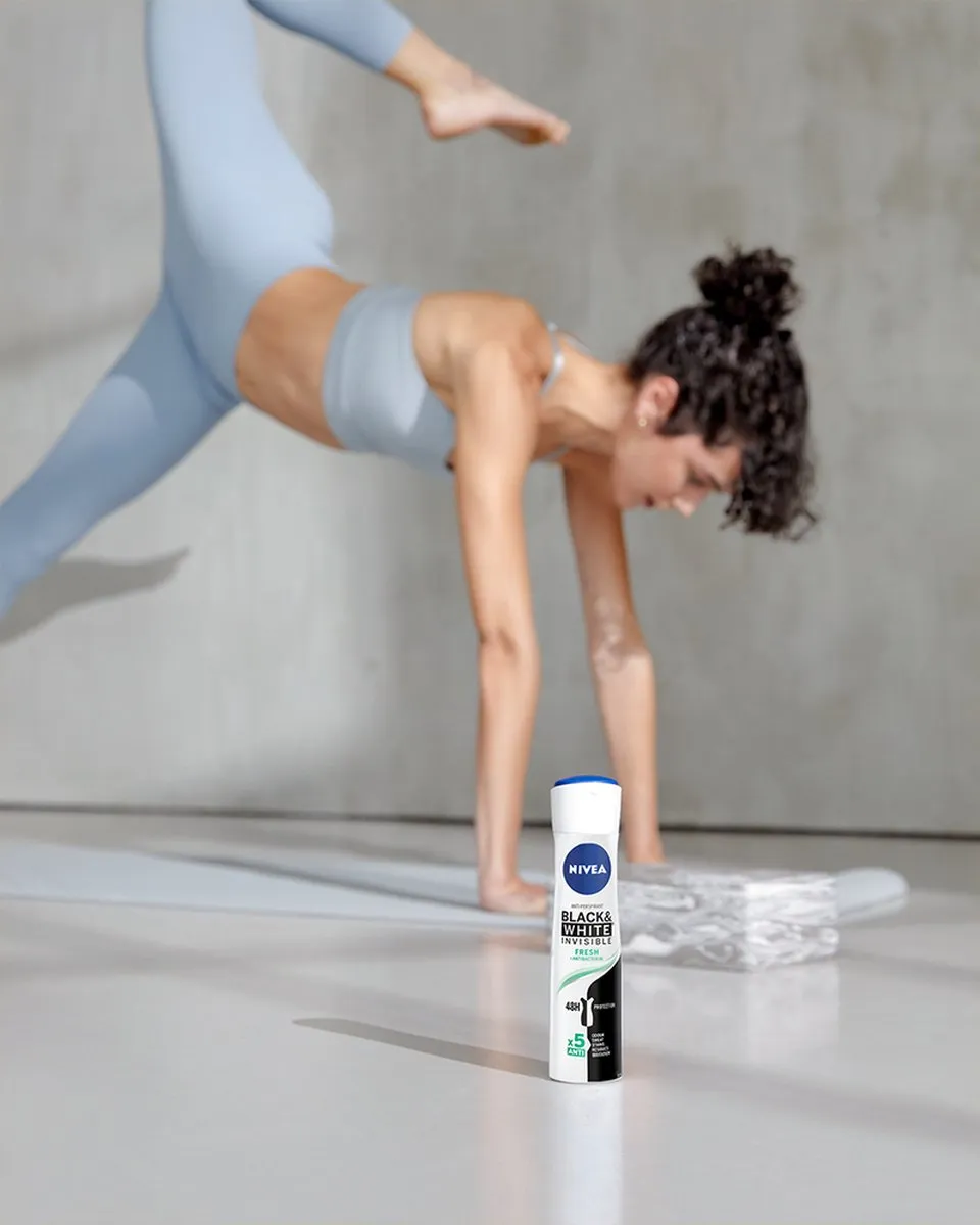 NIVEA Invisible For Black & White Deo Spray - 3x150ml