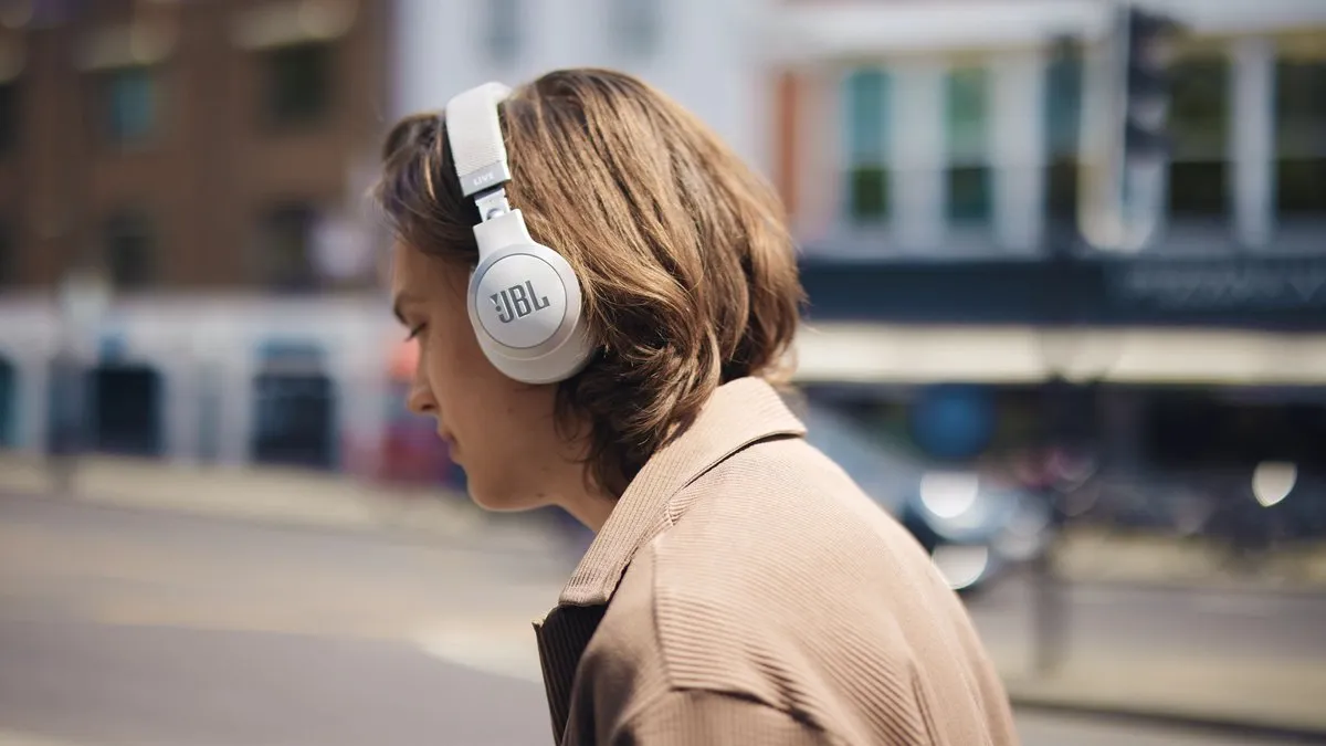 JBL Live 770NC Noise Cancelling Koptelefoon - Wit - afbeelding 6 van 6