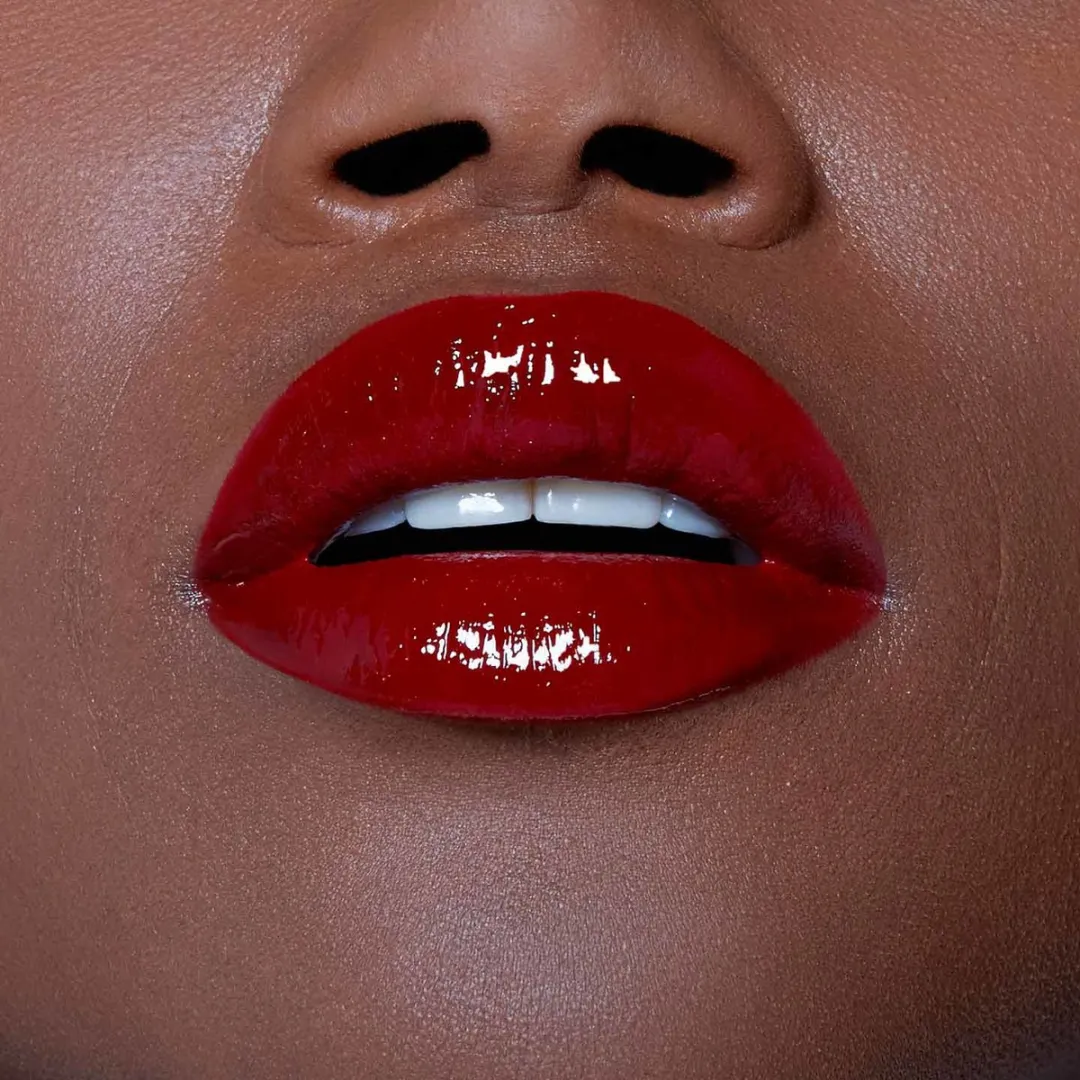 Maybelline Color Sensational Vivid Hot Lacquer 72 Lippenstift - Rood