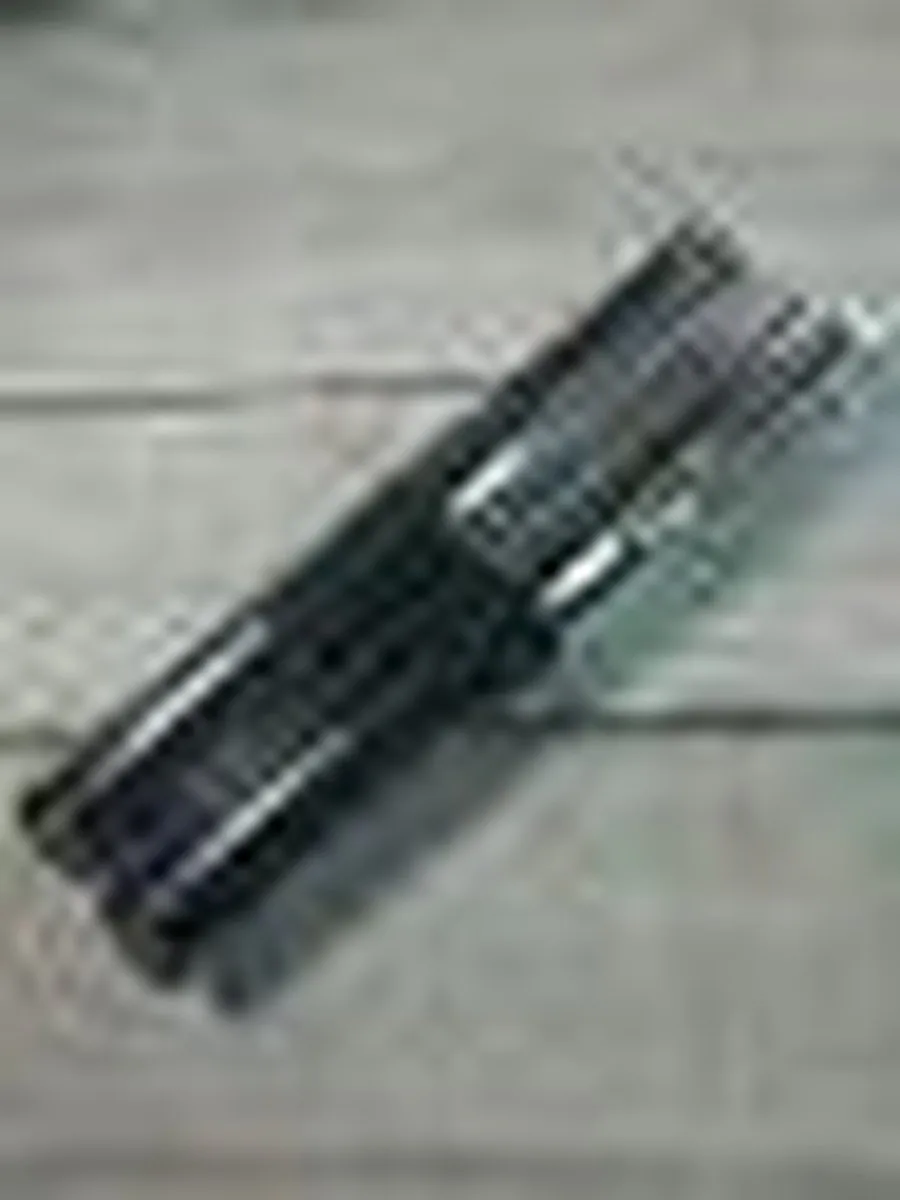Maybelline New York Color Tattoo Eye Chrome 590 Gunmetal