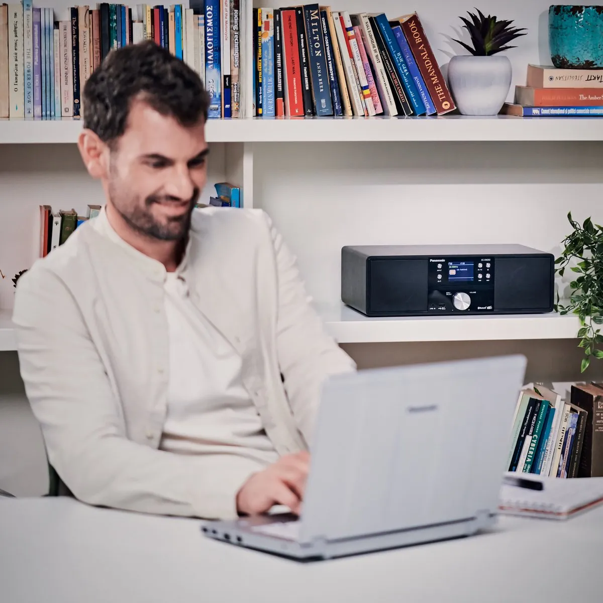 Panasonic HiFi Micro Anlage DAB+ SC-DM202EG-K Zwart met Bluetooth Home audio-microsysteem 24 W Zwart